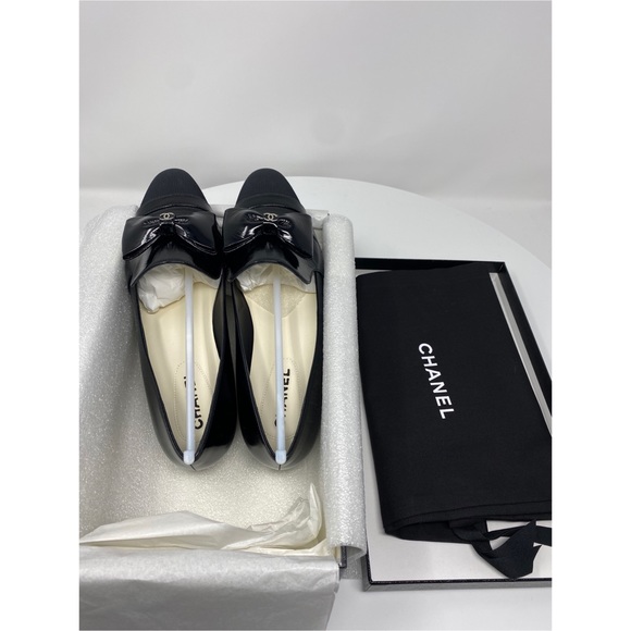 CHANEL black patent  leather bow loafers flats EURO 37.5/USA 7.5 - Picture 13 of 16